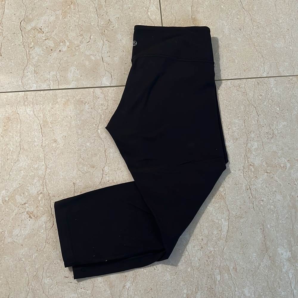 LuluLemon Capri Pants 🍋 - Picture 3 of 5
